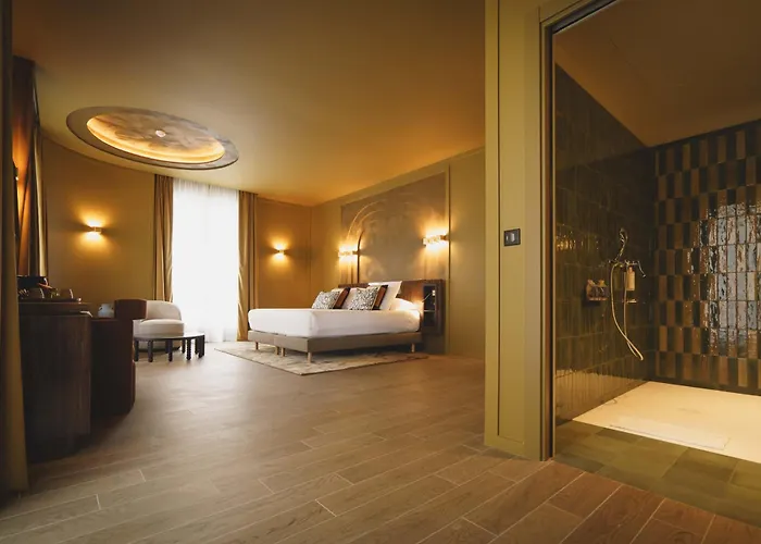 Gounod Fully Renovated Hotel 4*