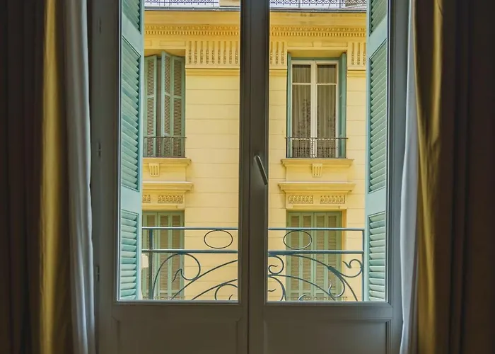 Gounod Fully Renovated 4*