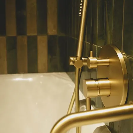 Gounod Fully Renovated ホテル 4*