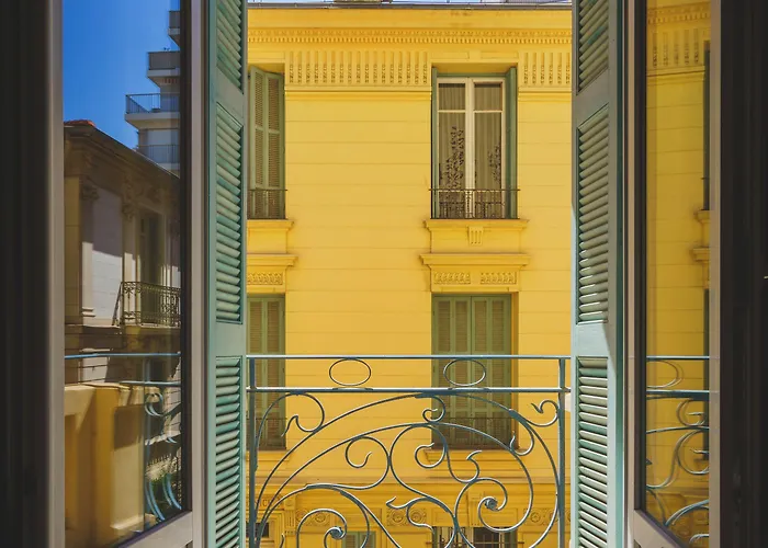 Gounod Fully Renovated Nice