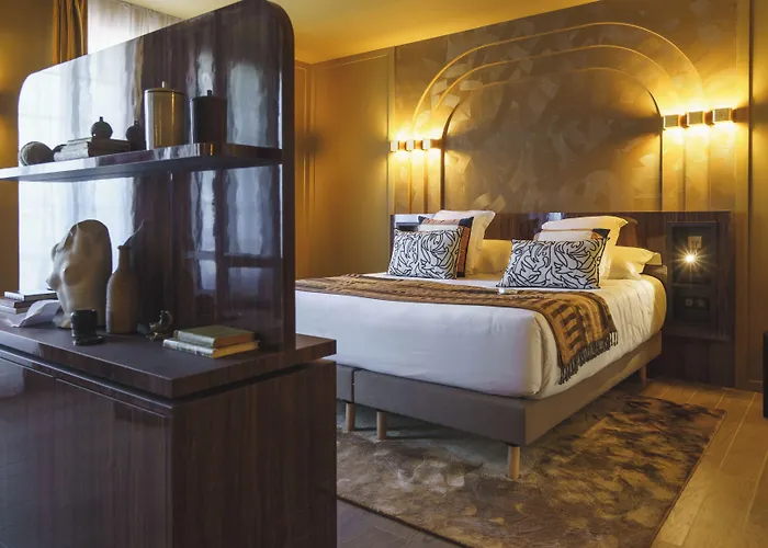 Gounod Fully Renovated Hotel